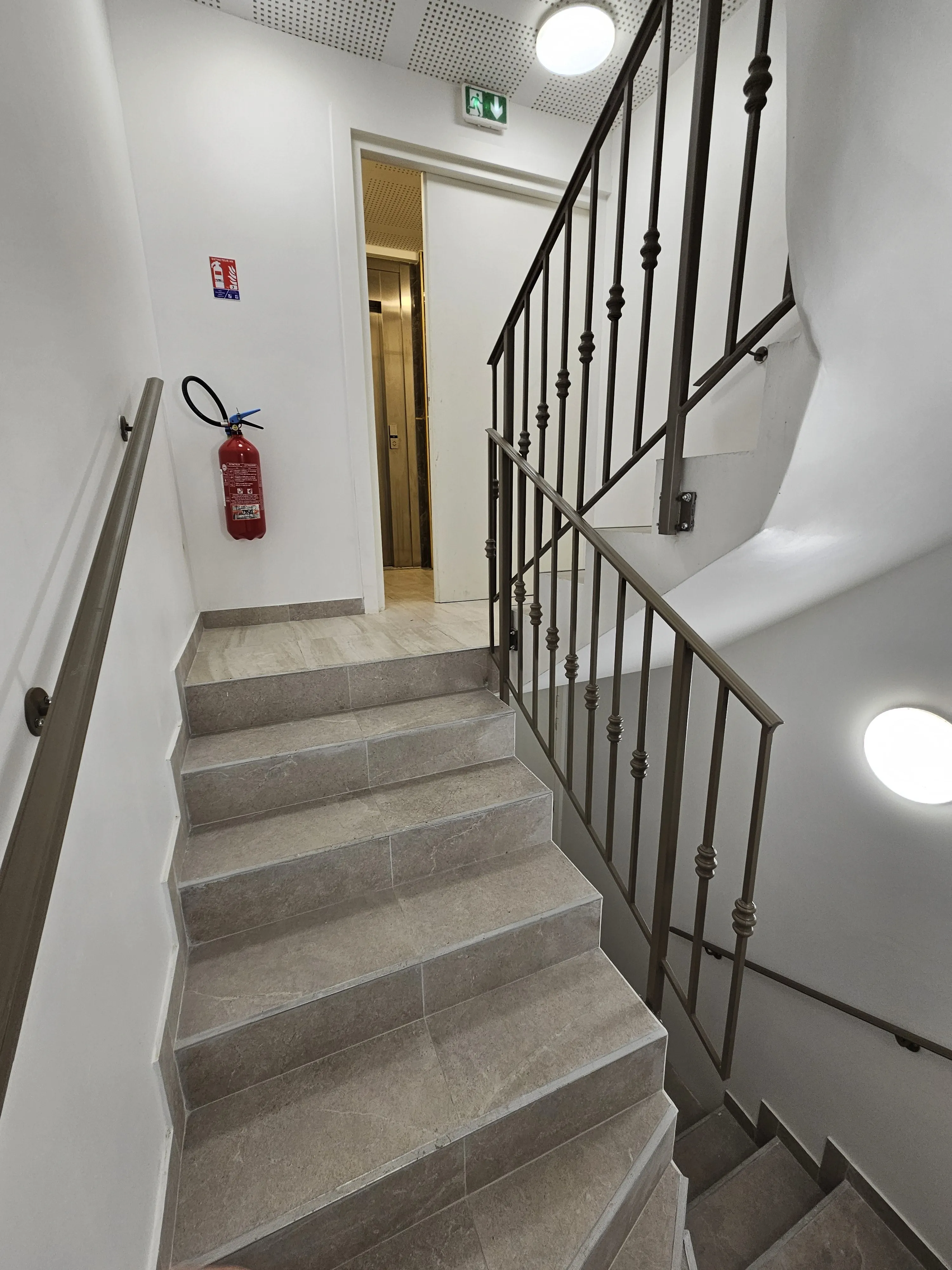 Lignes conçues pour l'architecture — réalisation SEVEN STAR