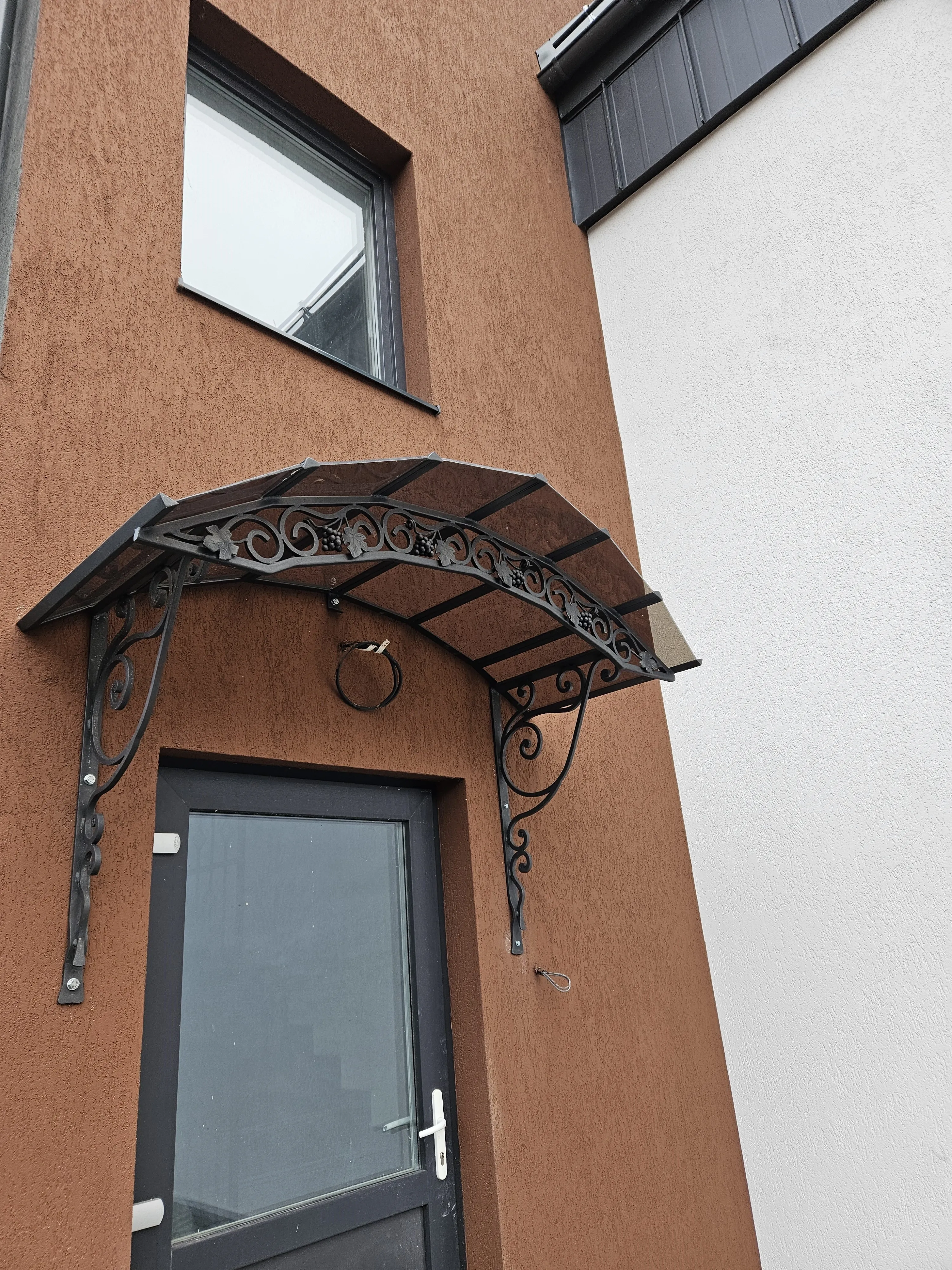 Réalisation SEVEN STAR : Auvent Sur Mesure, pergolas sur mesure