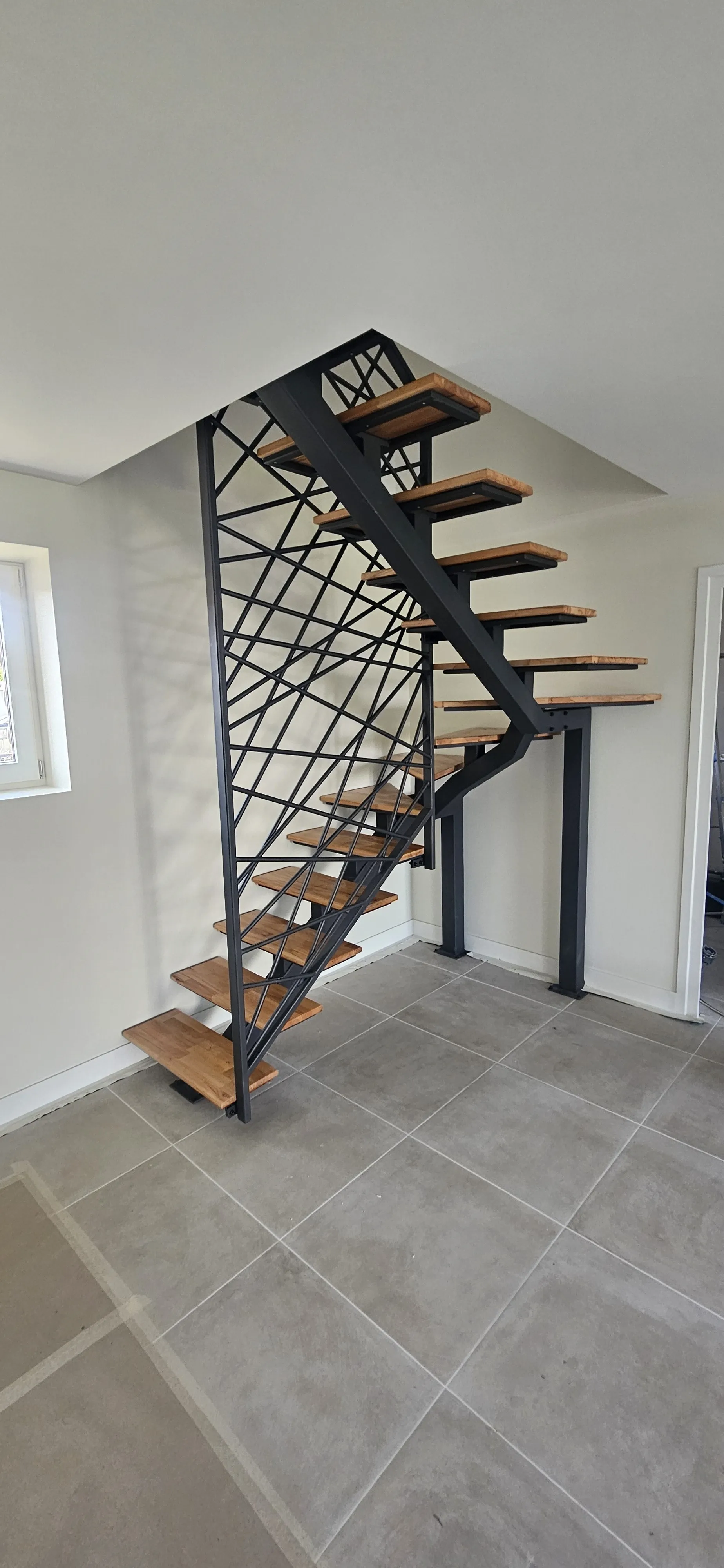 Escalier résidentiel sur mesure — réalisation SEVEN STAR